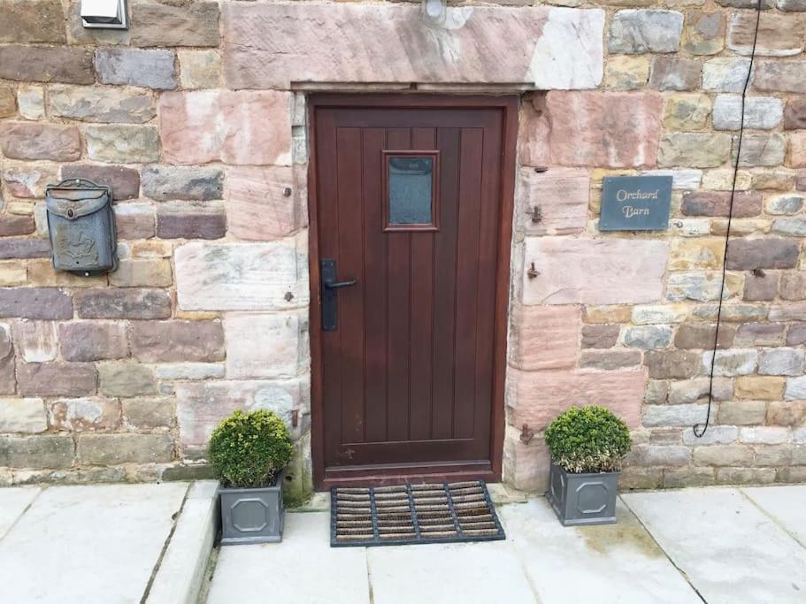 Chic 2 Bed Peak District Cottage Barn Near Alton Towers, Polar Bears, Chatsworth House ลีก ภายนอก รูปภาพ