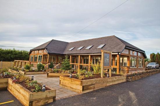 Chic 2 Bed Peak District Cottage Barn Near Alton Towers, Polar Bears, Chatsworth House ลีก ภายนอก รูปภาพ
